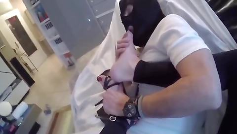 Amateur shemale with a shaved pussy fucks her hubby in car