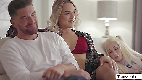 Anally hot shemale blowjob in deepthroating sex scene