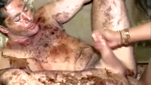 Shemale amateur sex video with a hot milf and a dude